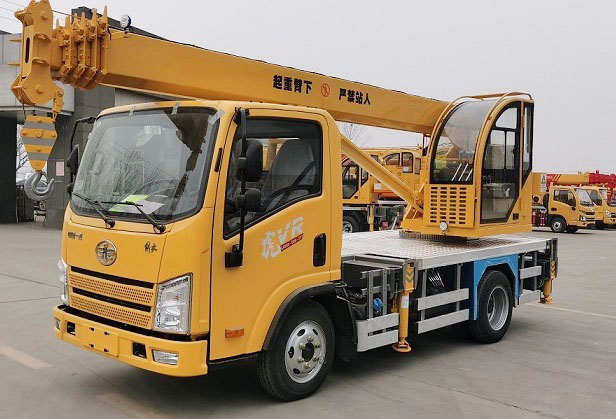 一汽解放藍(lán)牌吊車